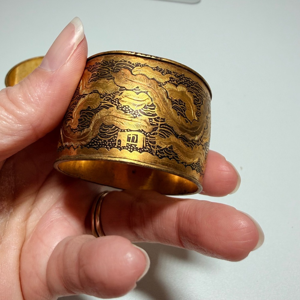 Vintage Gold Tone Etched Phoenix Dragon Napkin Rings Set of 2 Chinoiserie Decor - Picture 10 of 13